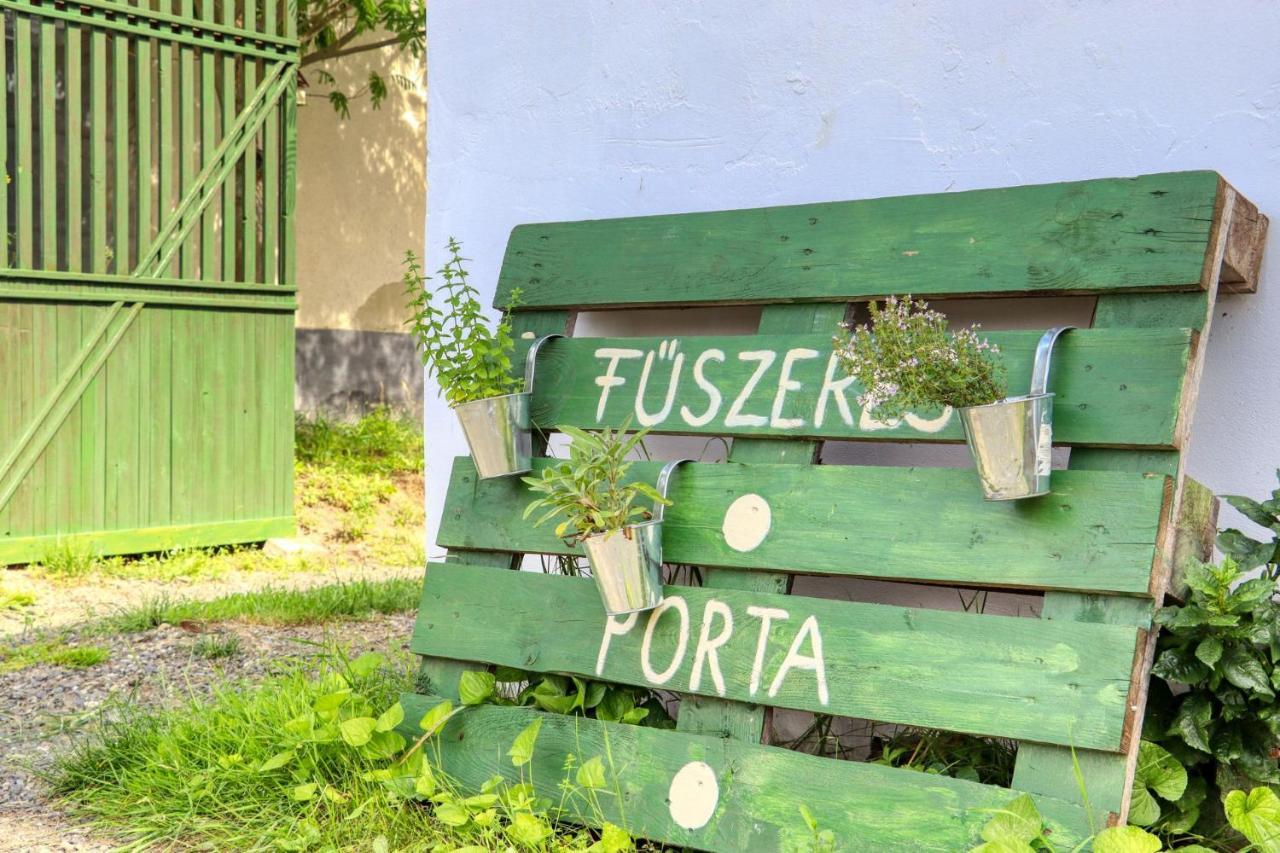 Villa Fuszeres Porta Mihalyfa Exterior foto